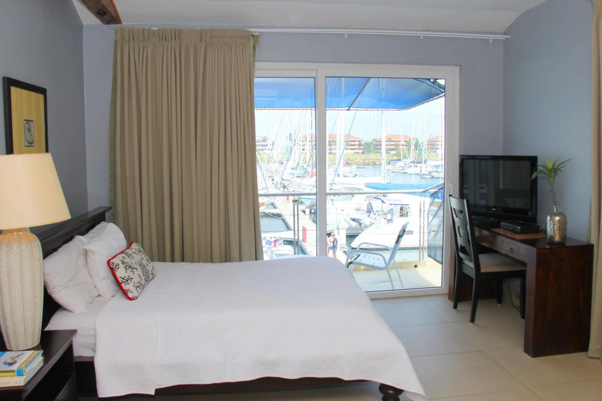 Marina Hotel At Shelter Bay Колон Экстерьер фото